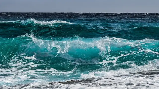waves, sea, ocean, can you boil salt water to make it drinkable
