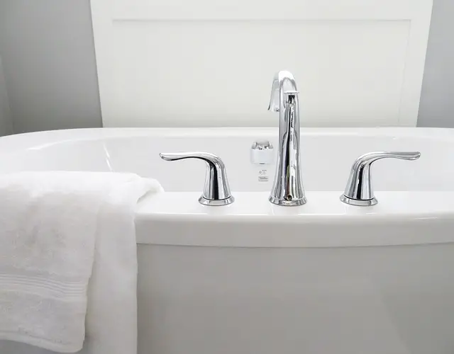 bathtub, tub, bathroom