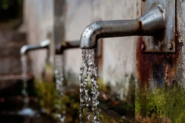 Storing Water Long Term for Emergencies